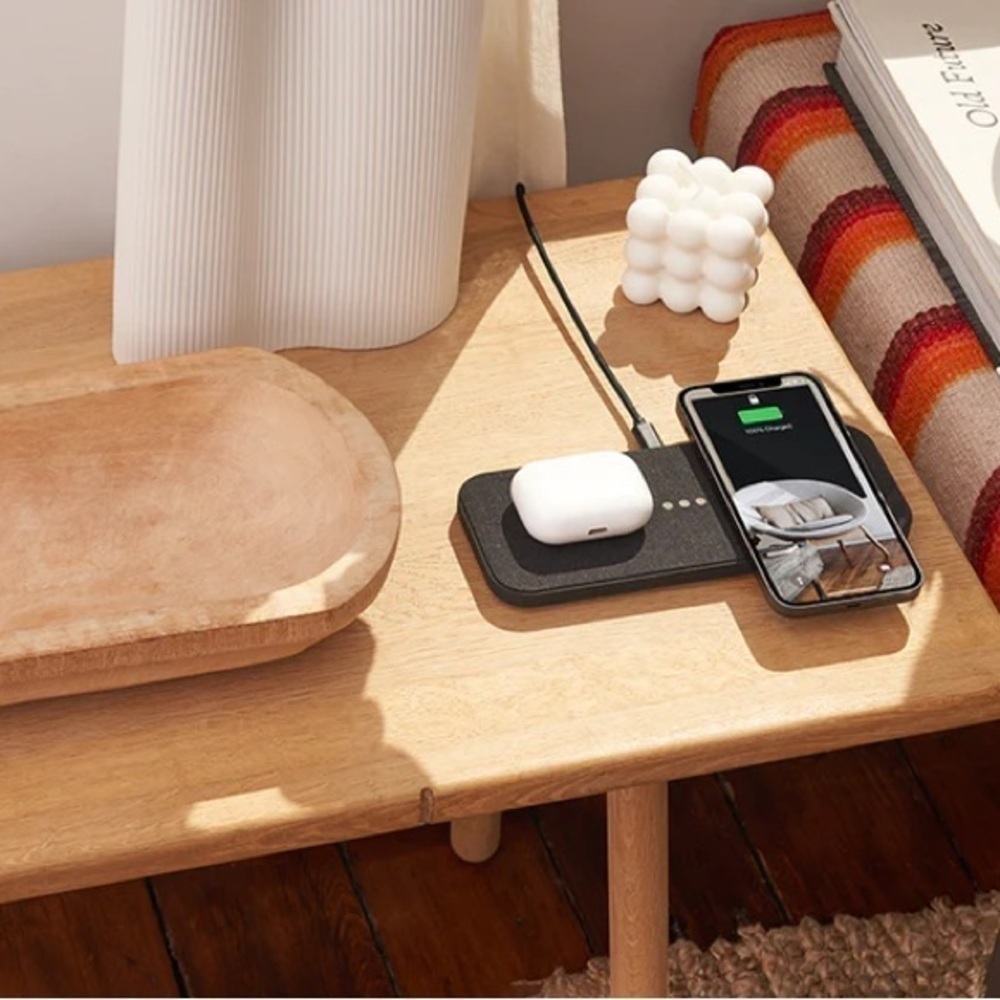 Courant | CATCH:2 Essentials Dual Device Charging Pad, Charcoal - Picture 2 of 5